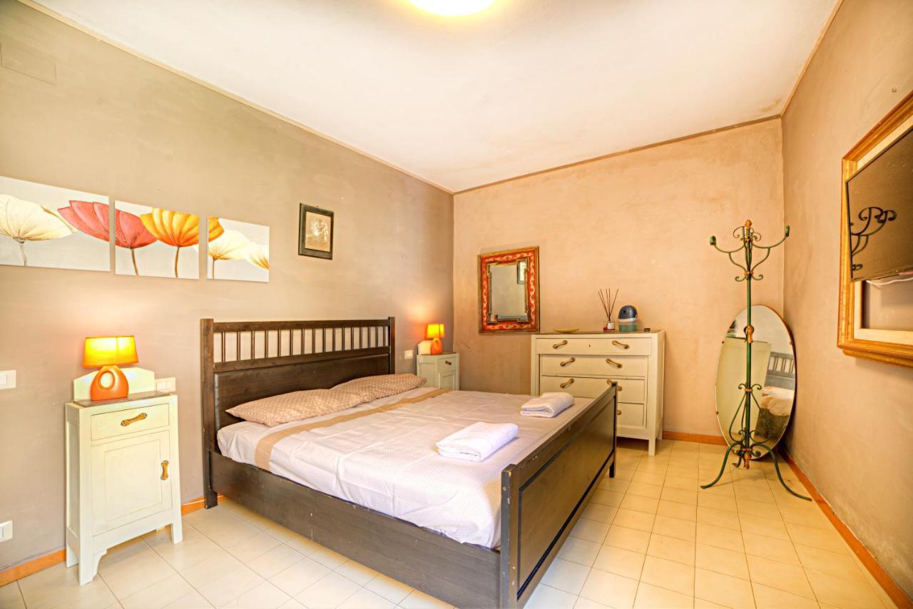 Alfio'S Apartment In Siena Exterior photo